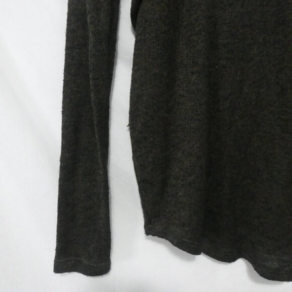 JOLIE USA | 24 pit to pit measured | Lightweight Olive Green V-Neck Sweater - Picture 12 of 14